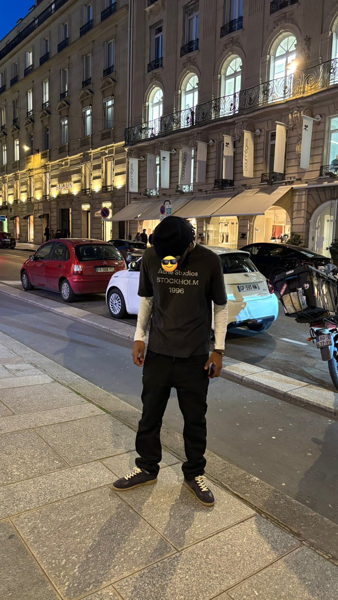 R o n a n tweet media