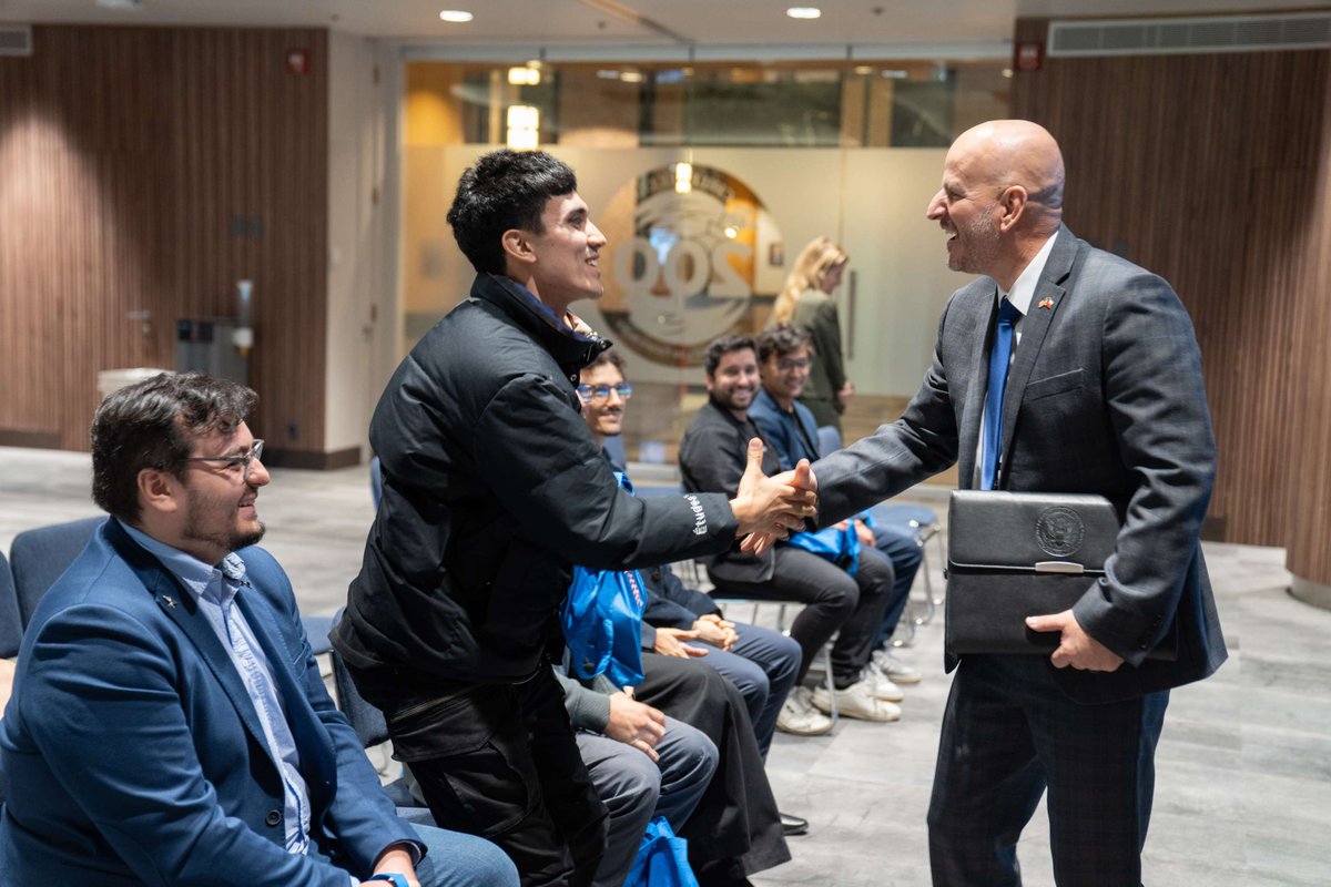 Embajada EE.UU. Chile tweet media