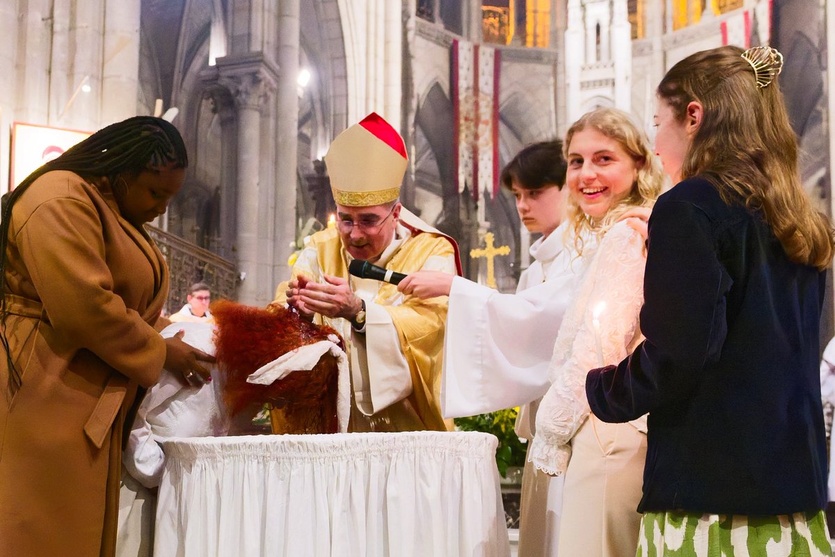 louumatcha's tweet photo. Il y a bientôt un an je recevais le baptême, gloire à Dieu pour ses merveilles 🕊️🤍✨ https://t.co/oFuO2u8HvD