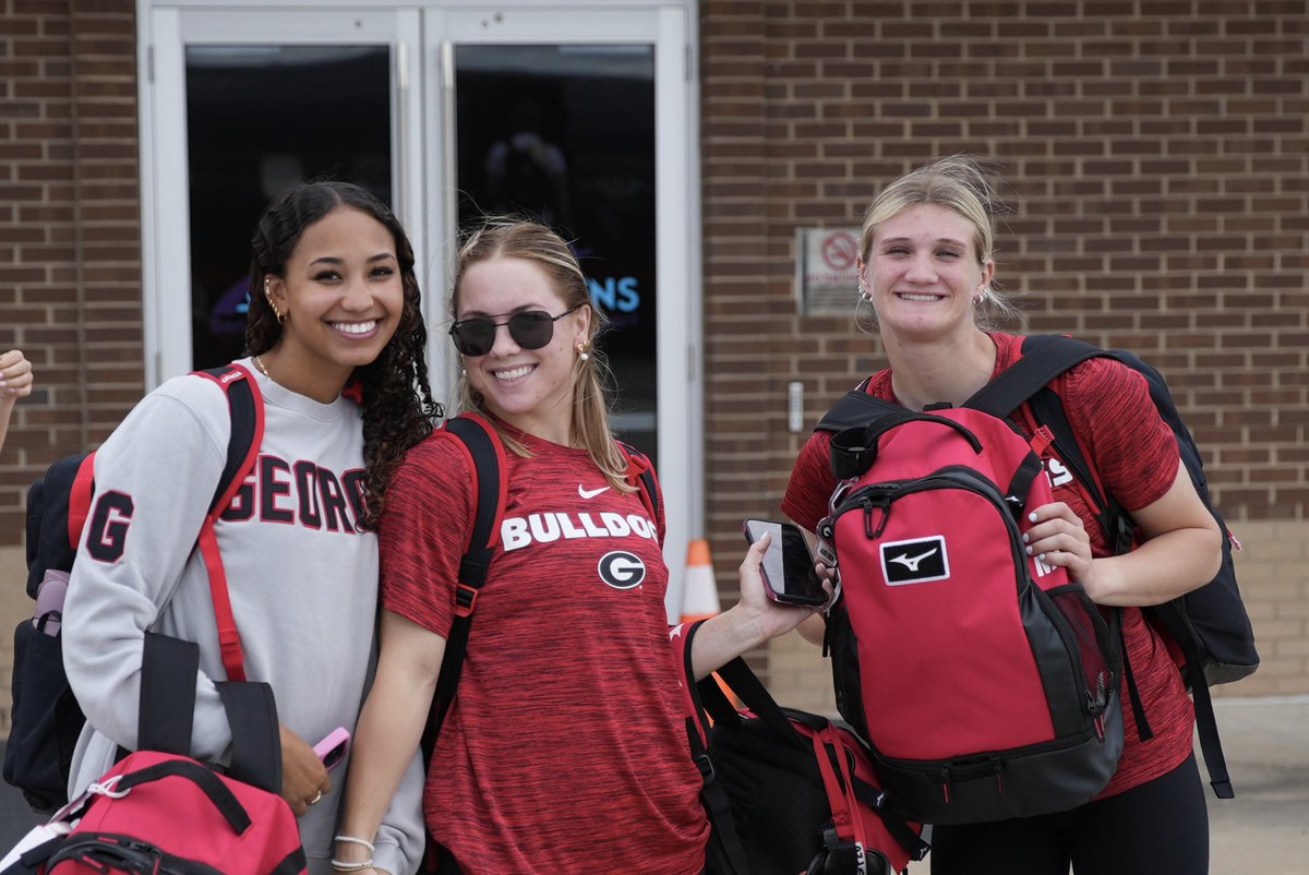 UGASoftball's tweet photo. Boots on the ground in Texas 🔜

#Team30 | #GoDawgs https://t.co/B78JGywFug