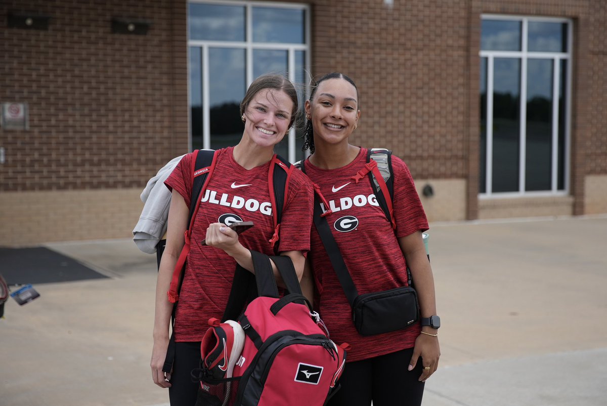 UGASoftball's tweet photo. Boots on the ground in Texas 🔜

#Team30 | #GoDawgs https://t.co/B78JGywFug