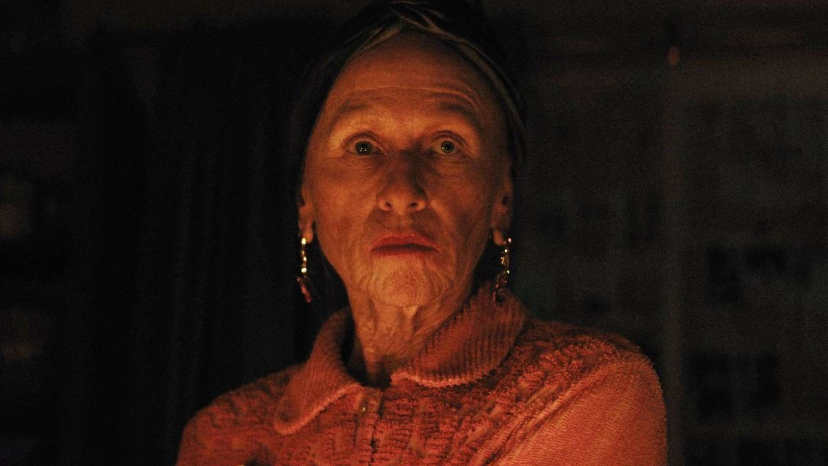 screenrant's tweet image. New Line Cinema and Warner Bros. are entering active development on the #Weapons prequel revolving around #AmyMadigan's Aunt Gladys. ✍️

Source: Deadline | Learn More: bit.ly/4sPQbpI
