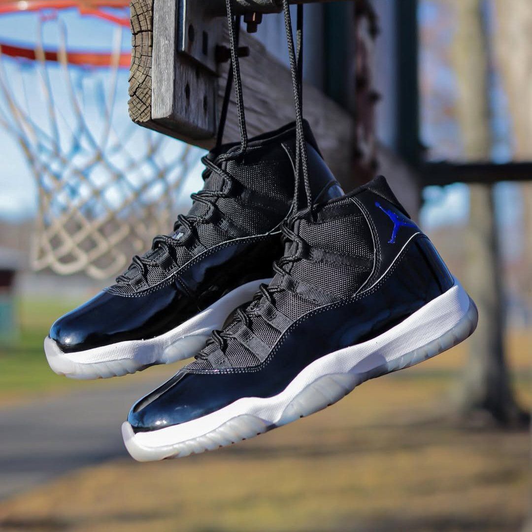 JustFreshKicks tweet media