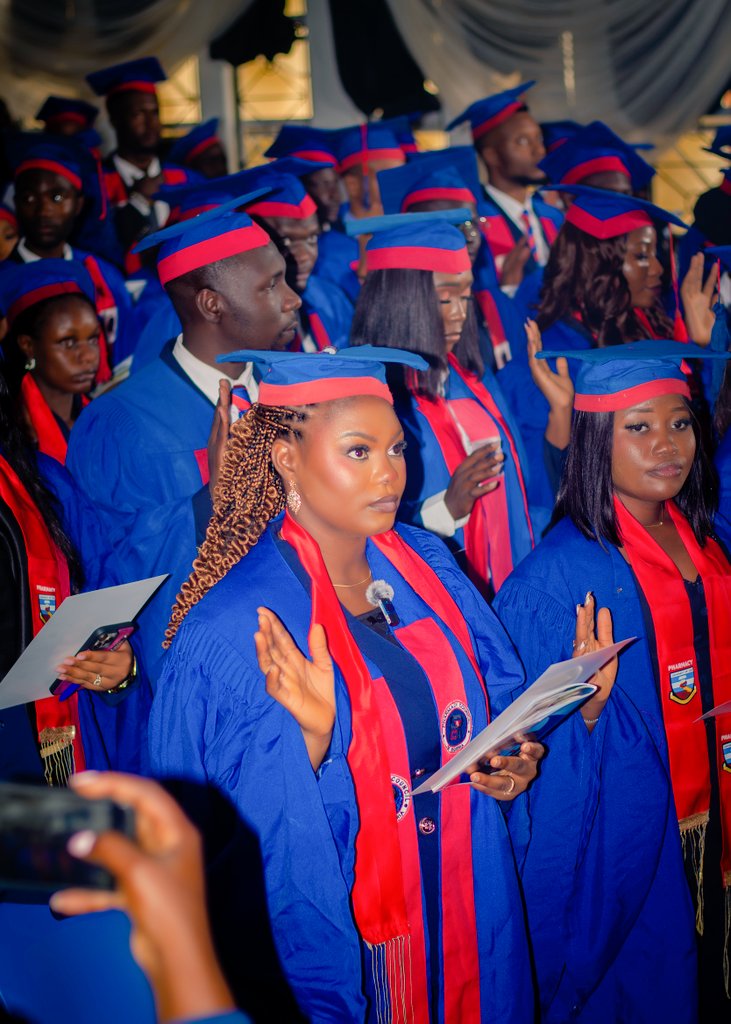 HelenImoleayo's tweet image. Yesterday I was inducted into the pharmacy profession 😇😇 at the University of Jos
Pharm(Dr.) Helen (Pharm. D)

#pharmacy #induction #ProfessionalGrowth