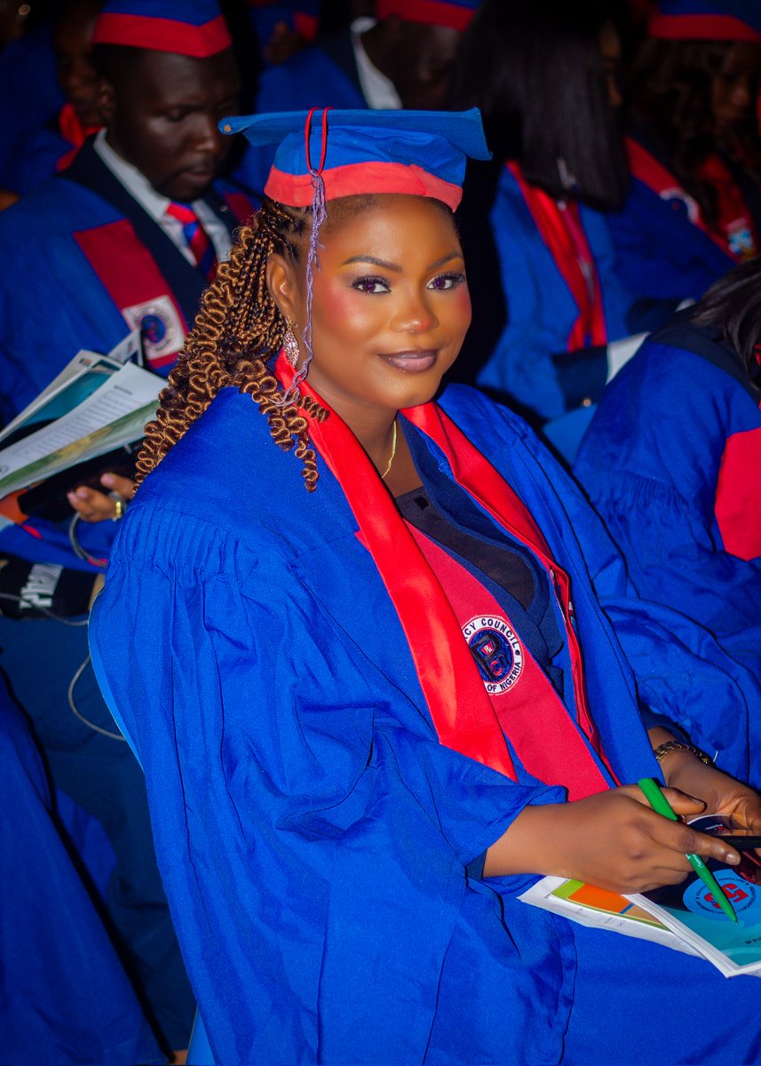 HelenImoleayo's tweet image. Yesterday I was inducted into the pharmacy profession 😇😇 at the University of Jos
Pharm(Dr.) Helen (Pharm. D)

#pharmacy #induction #ProfessionalGrowth
