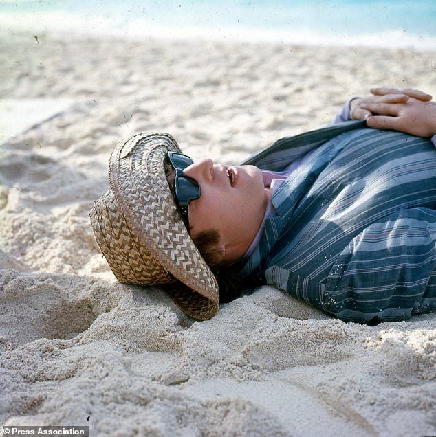 BeatlesArchive2's tweet image. John on the set of Help! 1965
The #Beatles