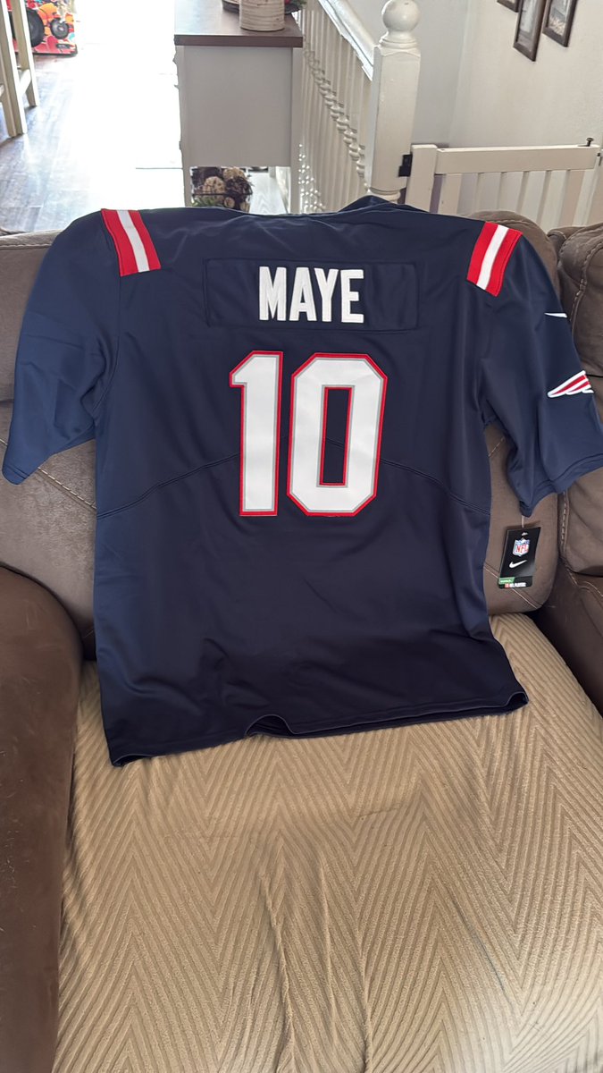 StrokerAceKid's tweet photo. It's time!!!! @chefrob_84 here's your PATS jersey !
#RandomActOfCoolness π€π»ππ€π» https://t.co/3suWmPqDs0