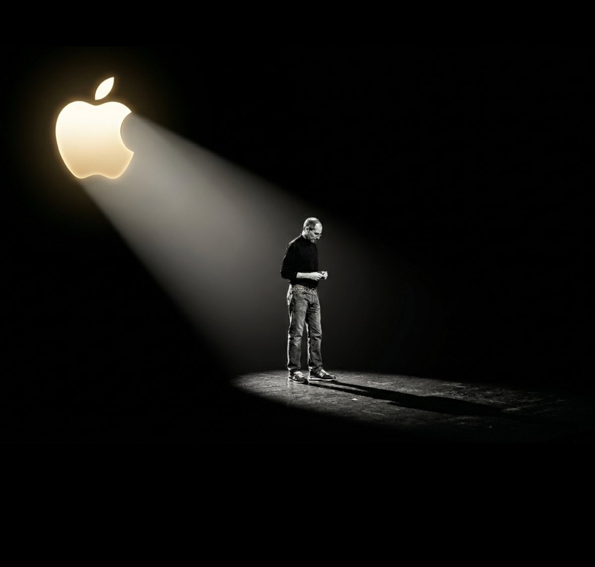 TheMONAdField's tweet photo. 50 years ago, @Apple put a computer in front of you. Today, it is taking it away.

From screen → touch → voice → presence

The interface didn’t disappear but dissolved into behaviour. The closer technology gets to you, the less you notice it.

#Apple future feels like #Matrix https://t.co/nkicHG5kZy
