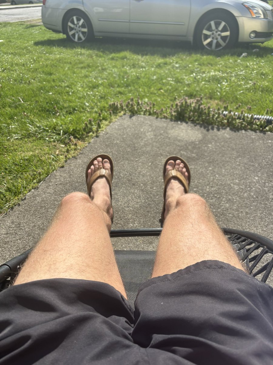 feelmyrath36's tweet photo. Warmth is back. Sit outside today Blacksburg #fadeclass https://t.co/WTtLgNcsQr