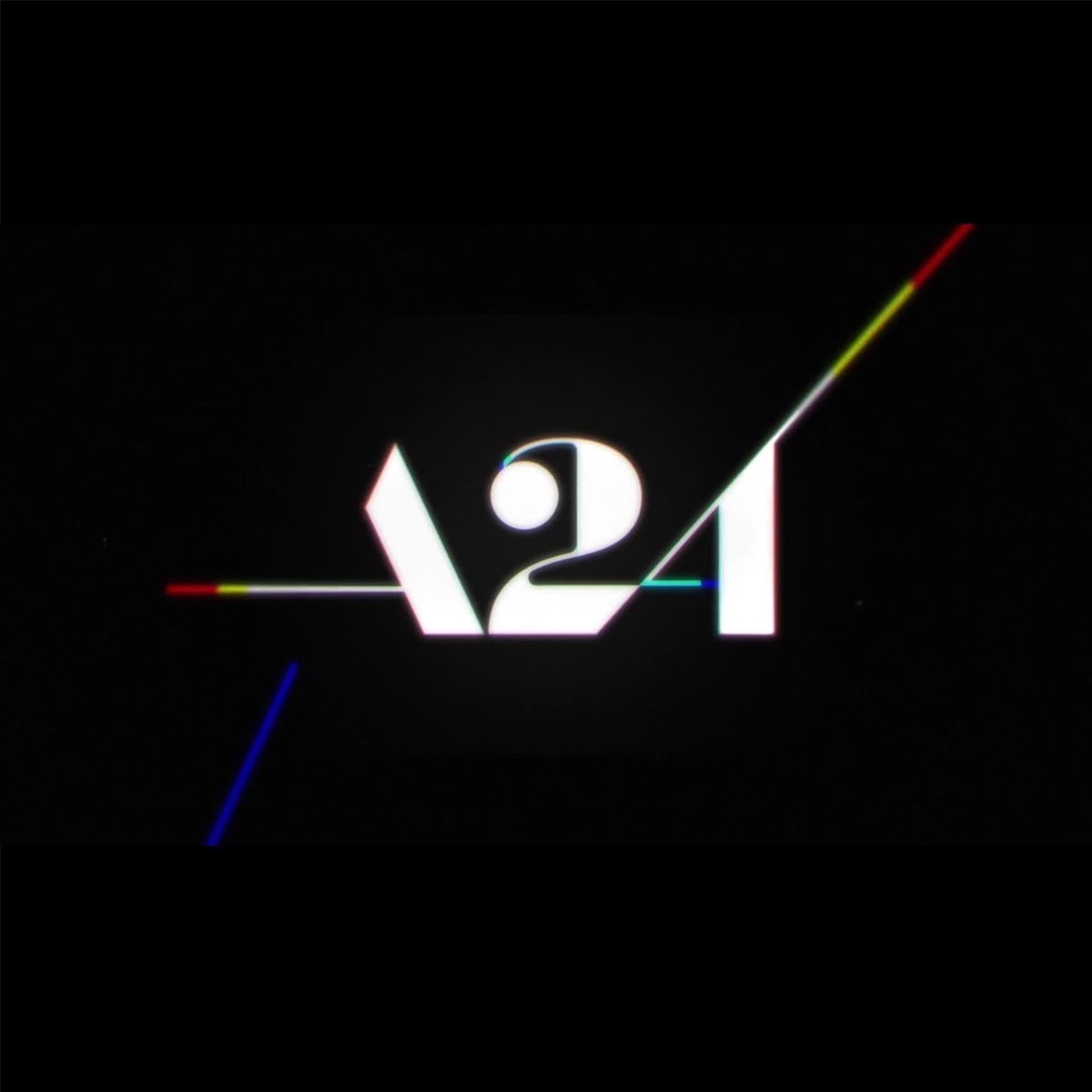 Elizabeth Olsen Updates tweet media