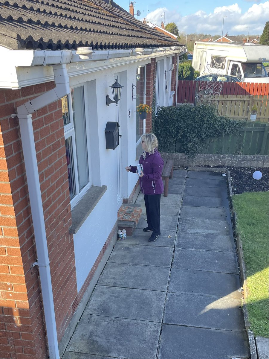 DeclanKearneySF's tweet image. Another positive canvass in Ballytromery &amp;amp; Bramblewood #Crumlin to promote the #GoodJobsBill

We discussed the cost of living crisis with local people &amp;amp; how to improve employment conditions for workers &amp;amp; families. 

This legislation will benefit all working families in the north.