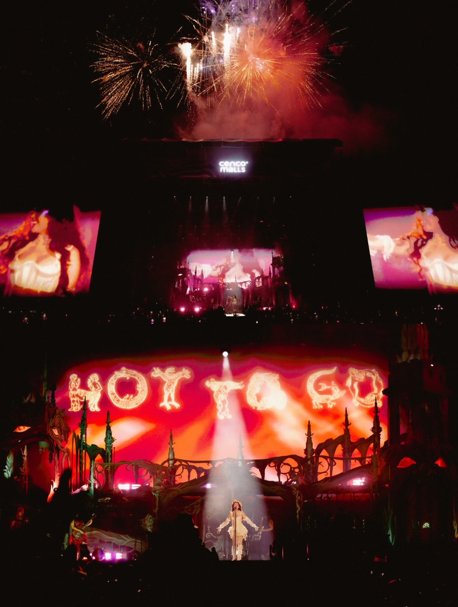 crfandemonium's tweet photo. chile ⋆｡°✩ you were a dream! https://t.co/WIXQHrb1oL