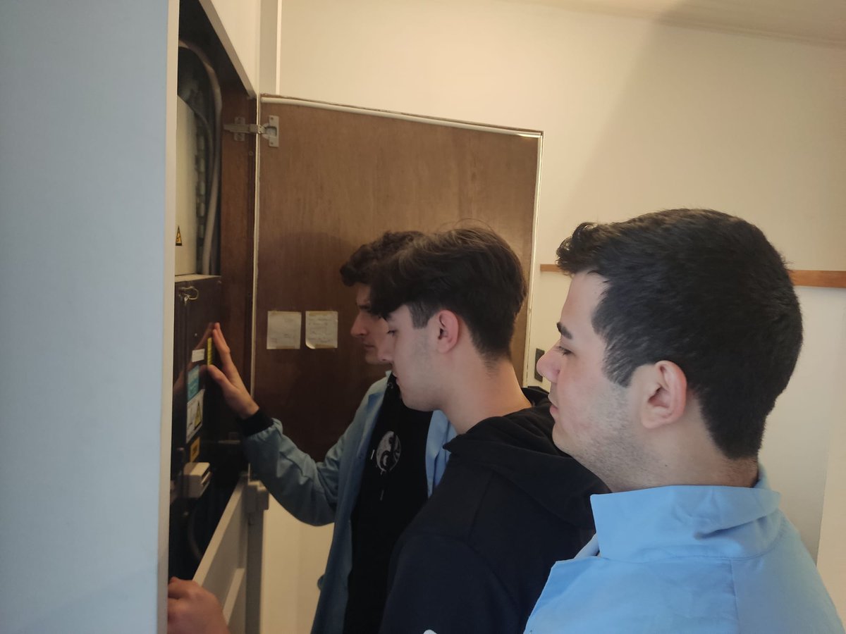 necdet_bagc's tweet photo. Kırıkkale Milli Eğitim Müdürlüğü AR-GE Birimince yürütülen ve Türkiye Ulusal Ajans tarafından hibelendirilen "Erasmus Okul eğitimi Akreditasyon Projesi" kapsamında öğrencileri Hollanda Amsterdam'da eğitimlerinin ikinci haftasındalar. 
@tcmeb @TC_kkalevalilik @kirikkalemem https://t.co/k5TGU5nc1r