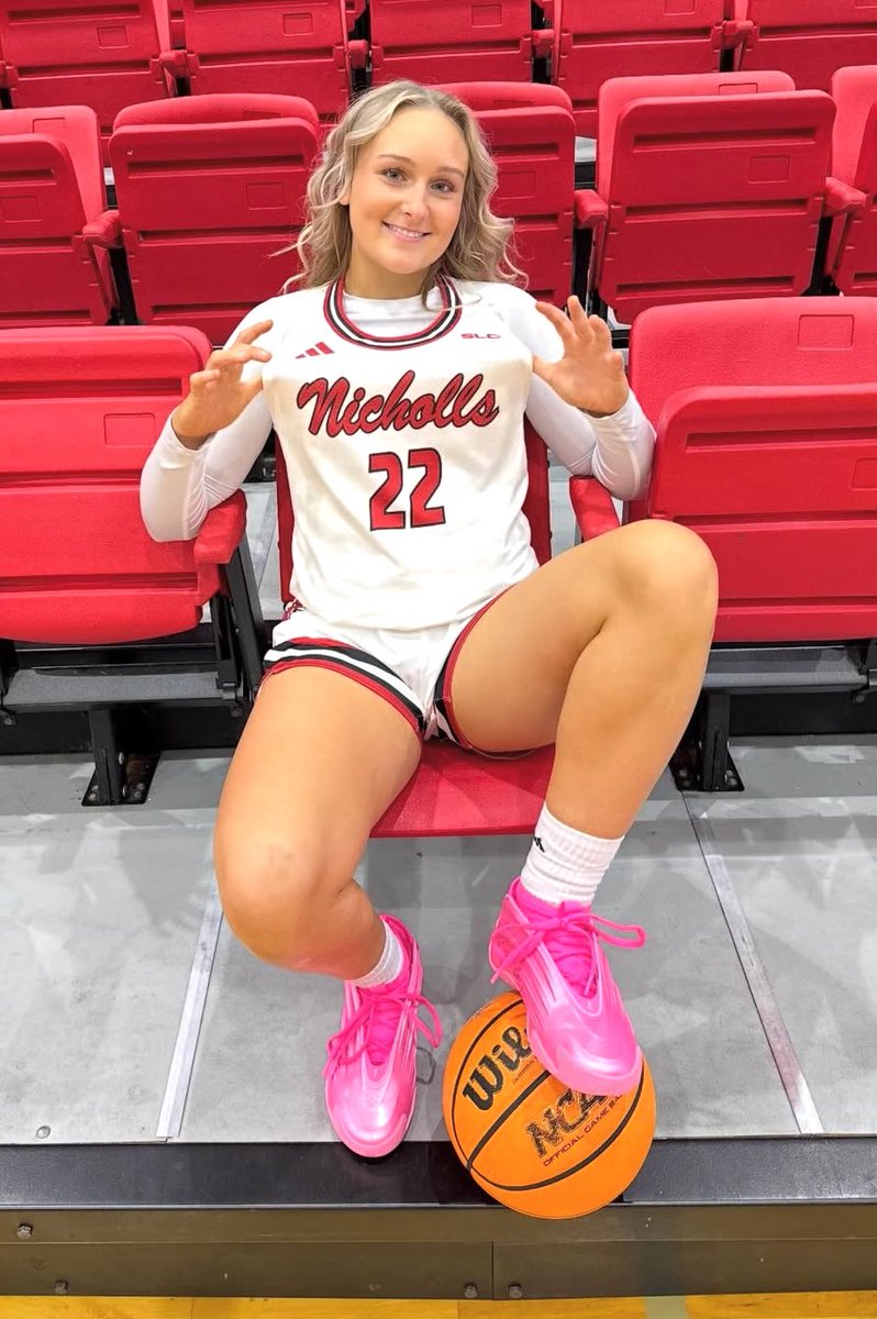 E J 🏀 tweet media