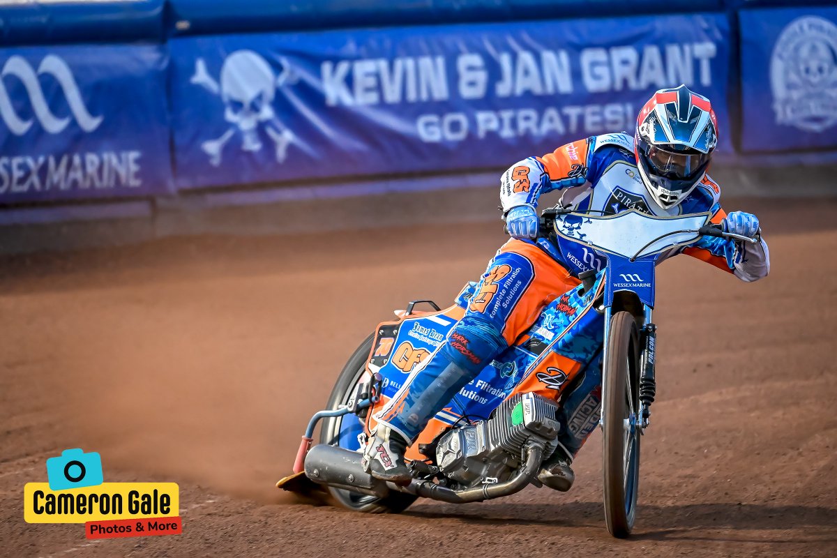 Behind The Fence Photography tweet media