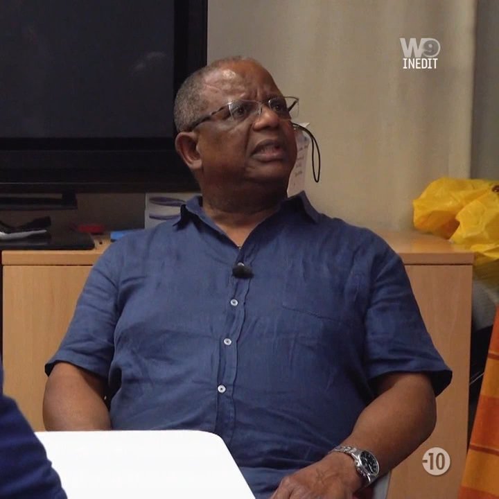 XDvidTB's tweet photo. Claude qui remet sa vie en question, c'est magnifique cet épisode 🤣😂😂😂😂
#greguillotin #lepirestagiaire #gregguillotin https://t.co/7SYHsmVpBx