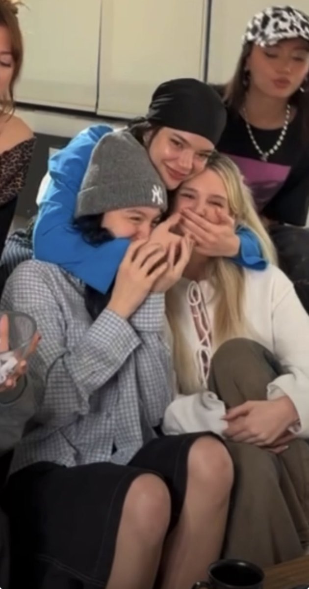 Aley🇫🇷 tweet media