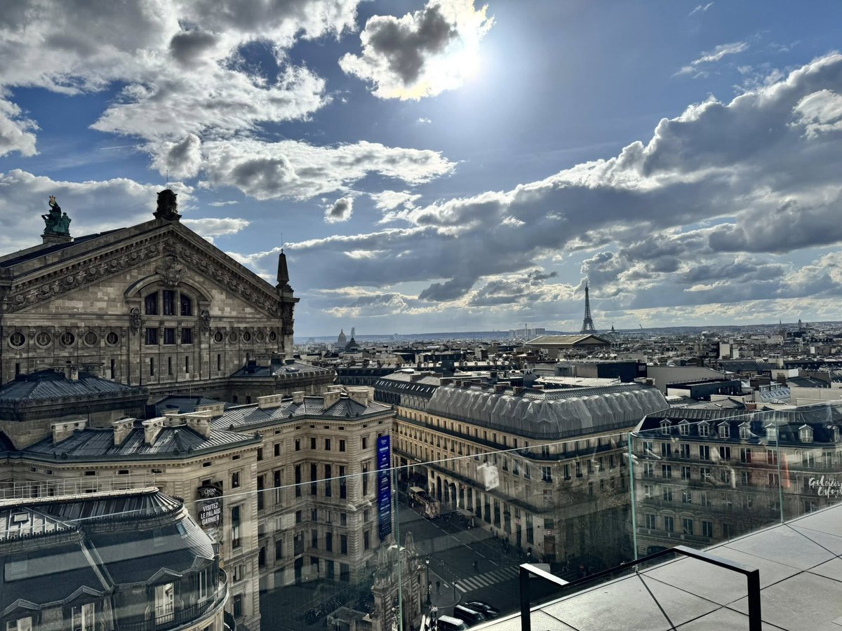 strongwellmc's tweet image. This week's #manufacturing #afterhours photo submission features the Paris skyline with the Louvre and the Seine river.
