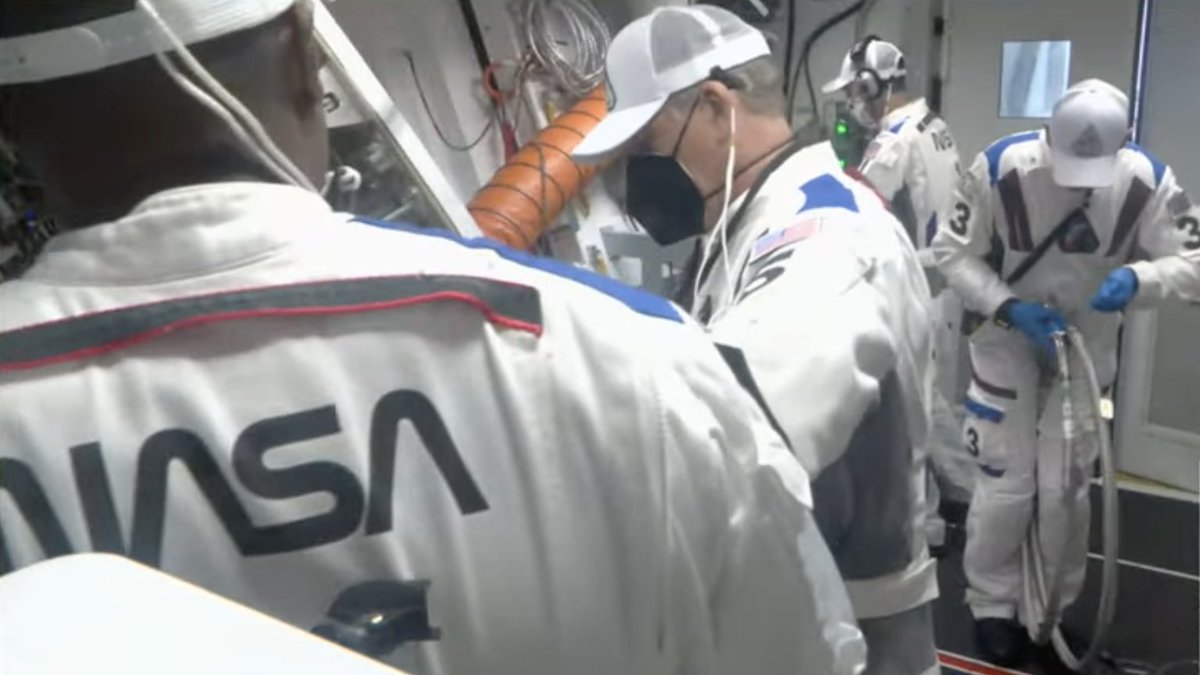 The Insider tweet media