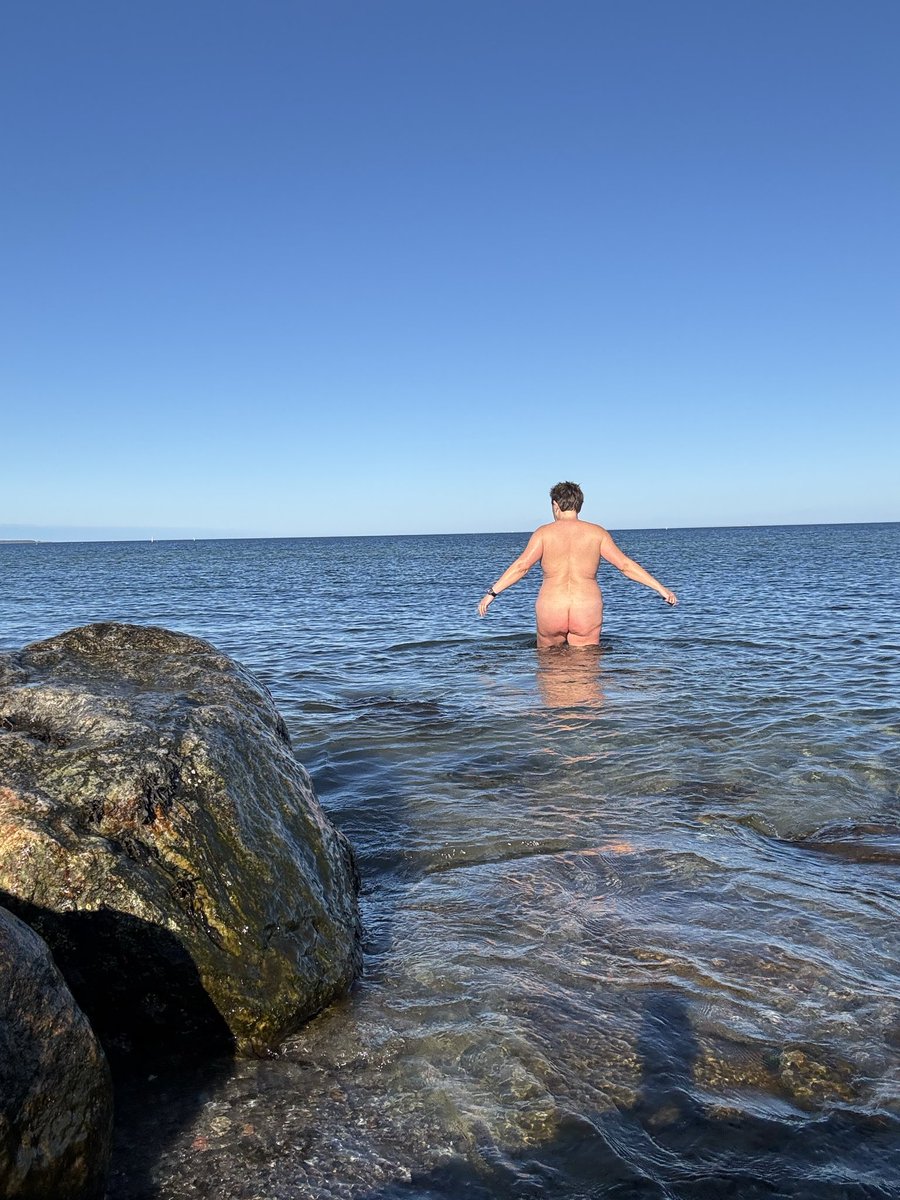 Lucky Agnes tweet media