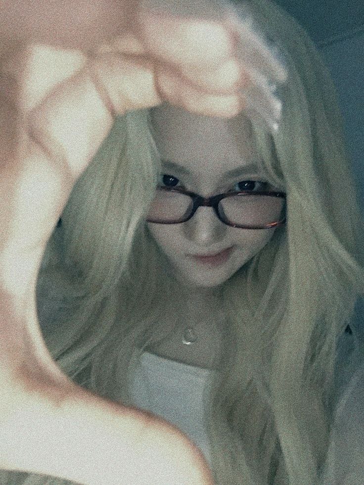 𝗕𝗘𝗟𝗟𝗔 tweet media