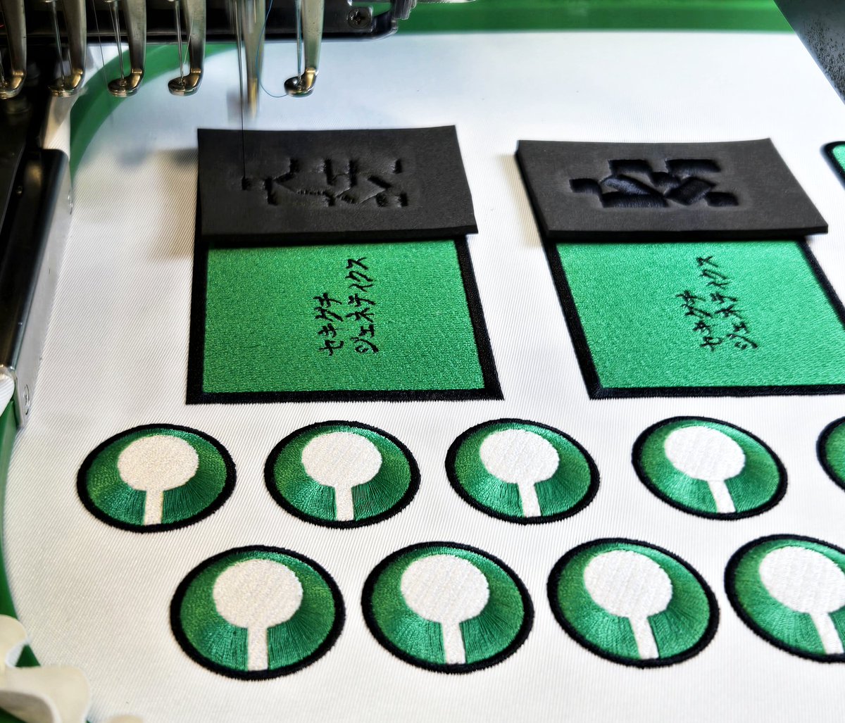 GlassEmbroidery tweet media