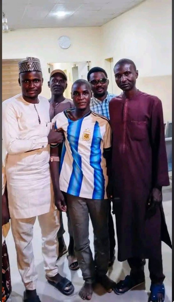 Sarki_sultan's tweet photo. Nothing lasts forever.  💔

Abba is finally free, but his life will never return to the way it once was. The innocence he once knew has been shattered, replaced by scars that time alone cannot heal.

The trauma he endured.  
The endless nightmare that still haunts his nights.  

Yet in the midst of such profound pain, we hold onto hope. May Allah grant him strength, surround him with His mercy, and guide him gently through this long journey of recovery. May He restore his peace, mend his broken spirit, and bring light back into his world. Ameen.