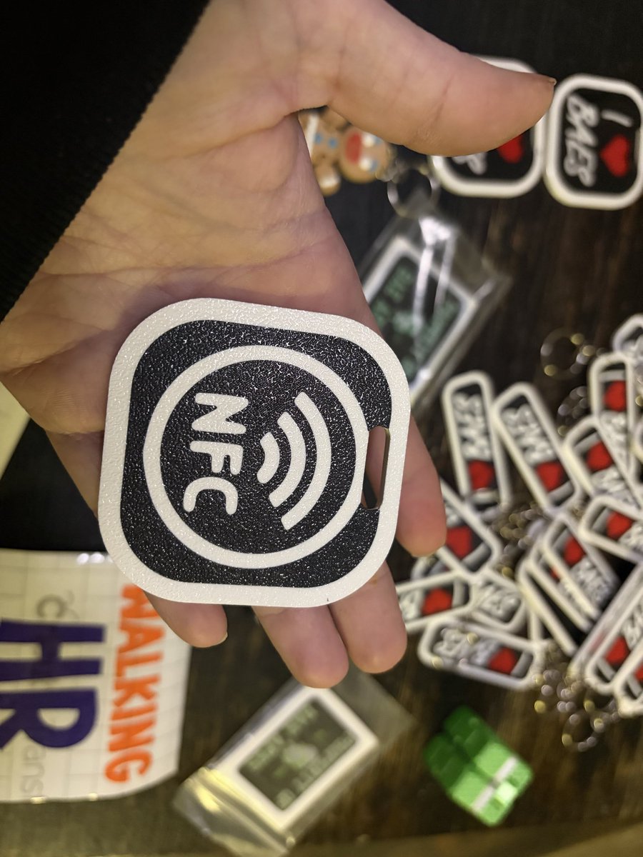 Bae Apes tweet media