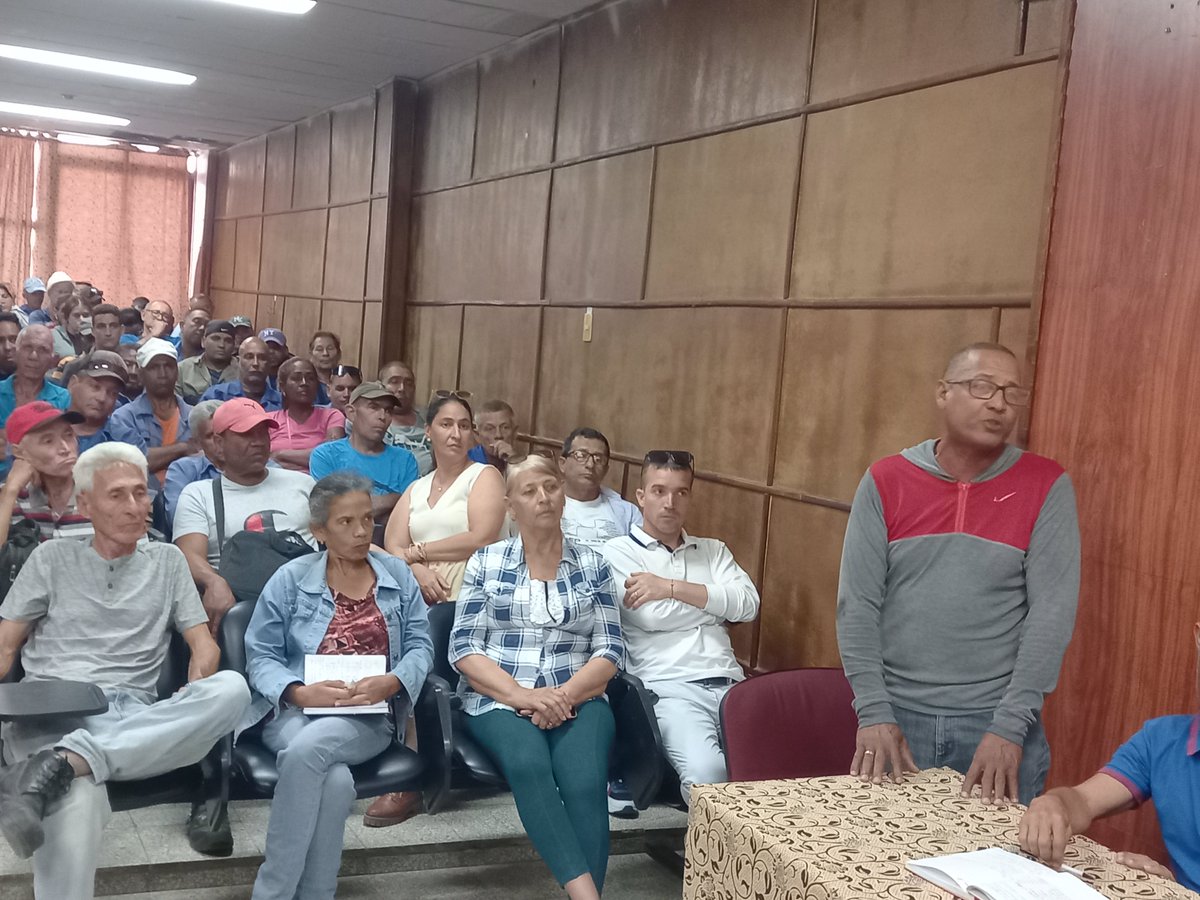 LorenzoOsbel's tweet photo. Como está sucediendo dentro del sistema empresarial del territorio, en la empresa METUNAS se buscan alternativas de solución ante los múltiples problemas que están enfrentando #SíSePuede #LasTunas #PorLasTunasLaVictoria https://t.co/MiaMBulk2q