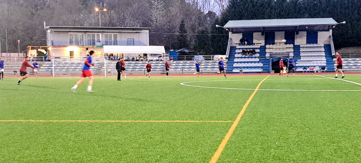 En la tarde del miércoles hemos disputado un amistoso contra el Atlético Lugones que ha finalizado con empate a un gol.
Buenos minutos de entrenamiento para llegar lo mejor posible al partido del domingo.
#futbolasturiano 
#asturfutbol 
#oviedocityfc 
#realoviedo