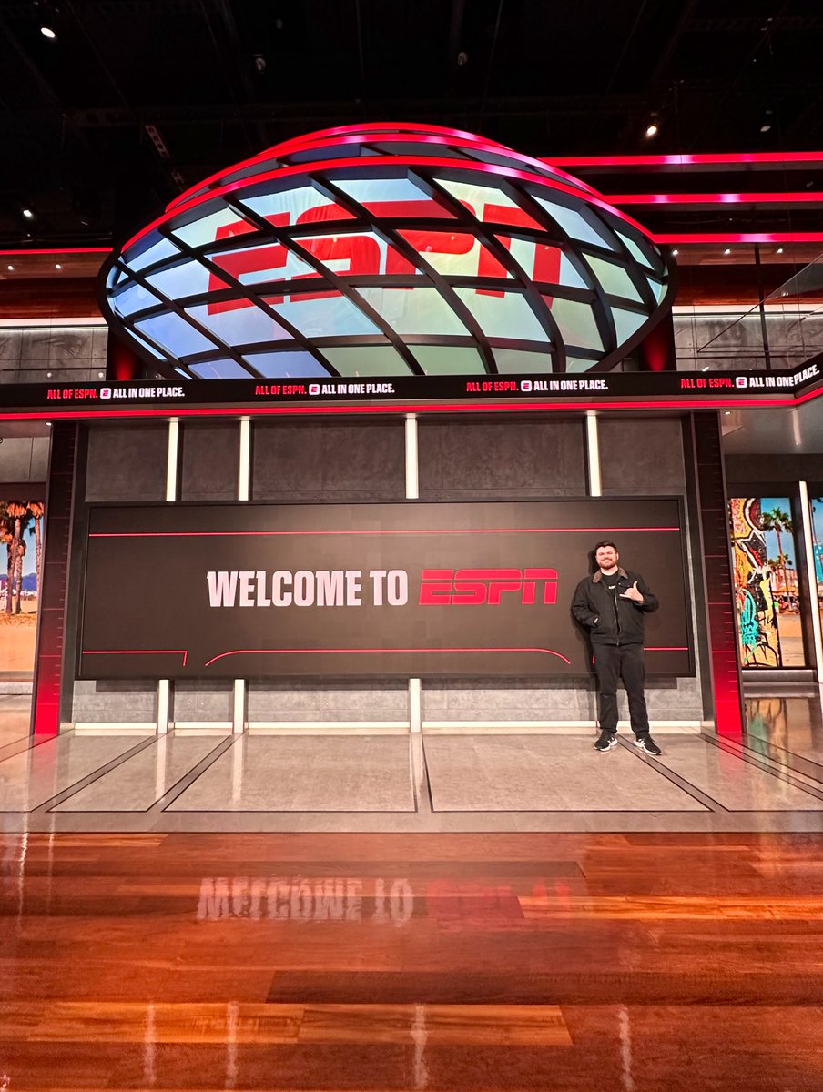 BWalkerNFL's tweet image. First day 🏈 Let’s get to work! #espn