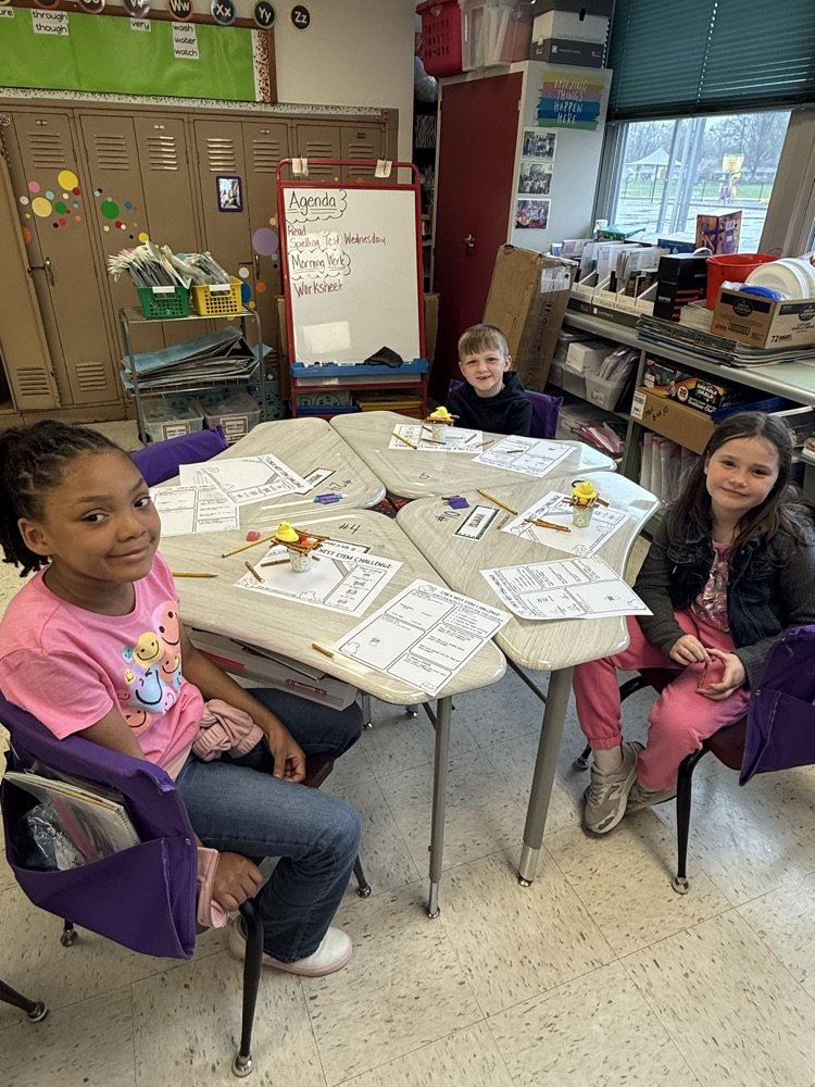 M19_MES's tweet photo. Mrs. Zaldana's 2nd grade class at MES learned about shapes, simple machines, construction, and engineering using snacks to build a Chick Nest. #MESProud #19EveryStudent https://t.co/WNTuLU2P4r