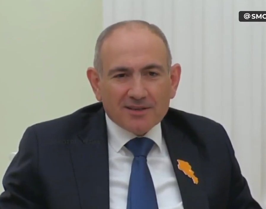 Pjatak's tweet photo. Это вообще как понимать? Это что было? https://t.co/p4kfFL5B7e