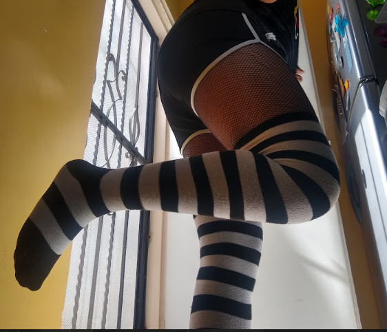Alexitoxddd29's tweet photo. Denme ideas para cualquier cosa que estoy aburrido XDD #femboy #muslos https://t.co/27iVpEAawA