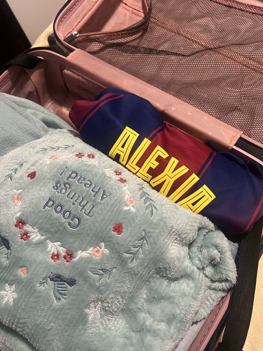 luuu💗 tweet media