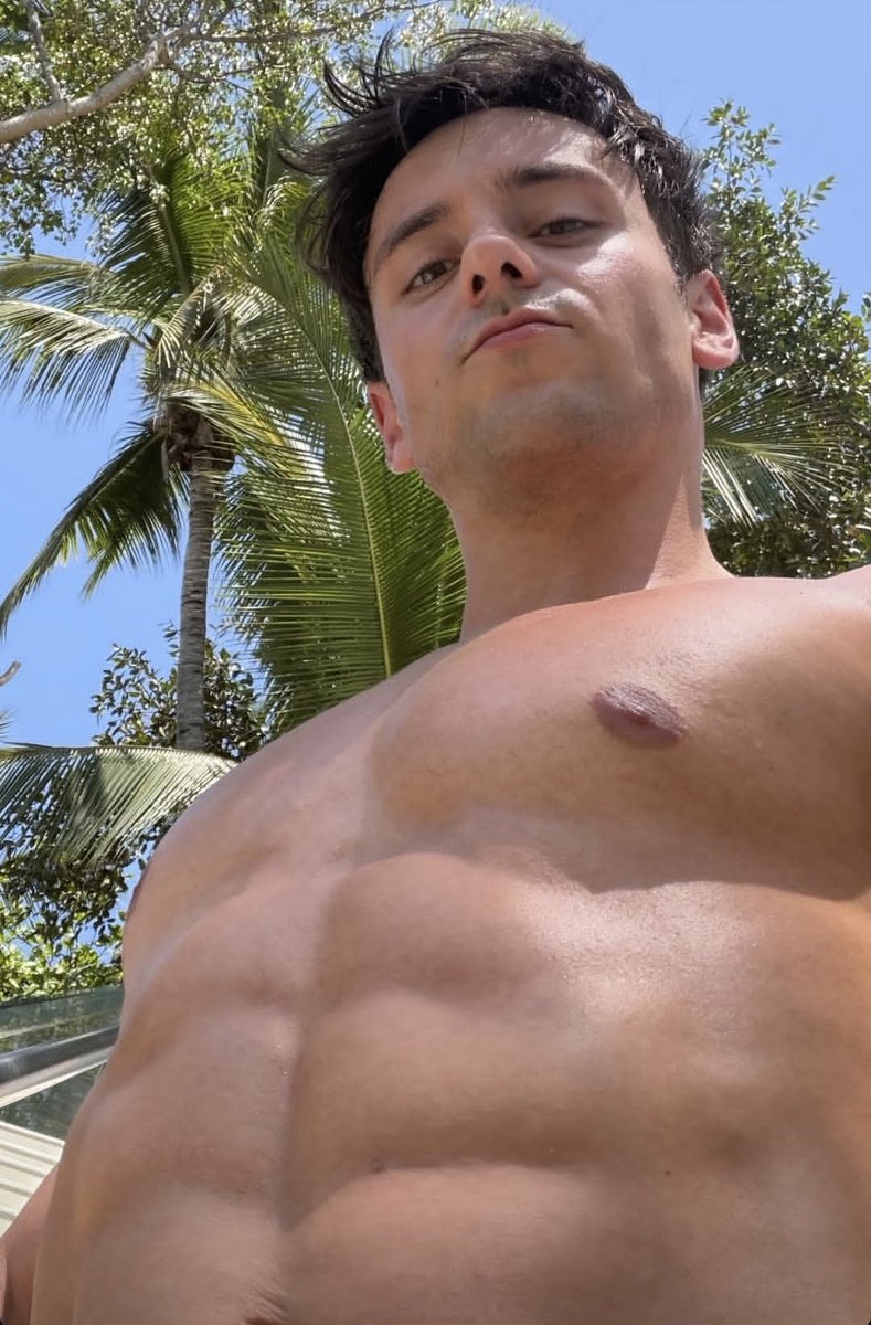 𝗰𝗲𝗹𝗲𝗯𝘀𝗯𝘆𝘀𝗲𝗯 tweet media