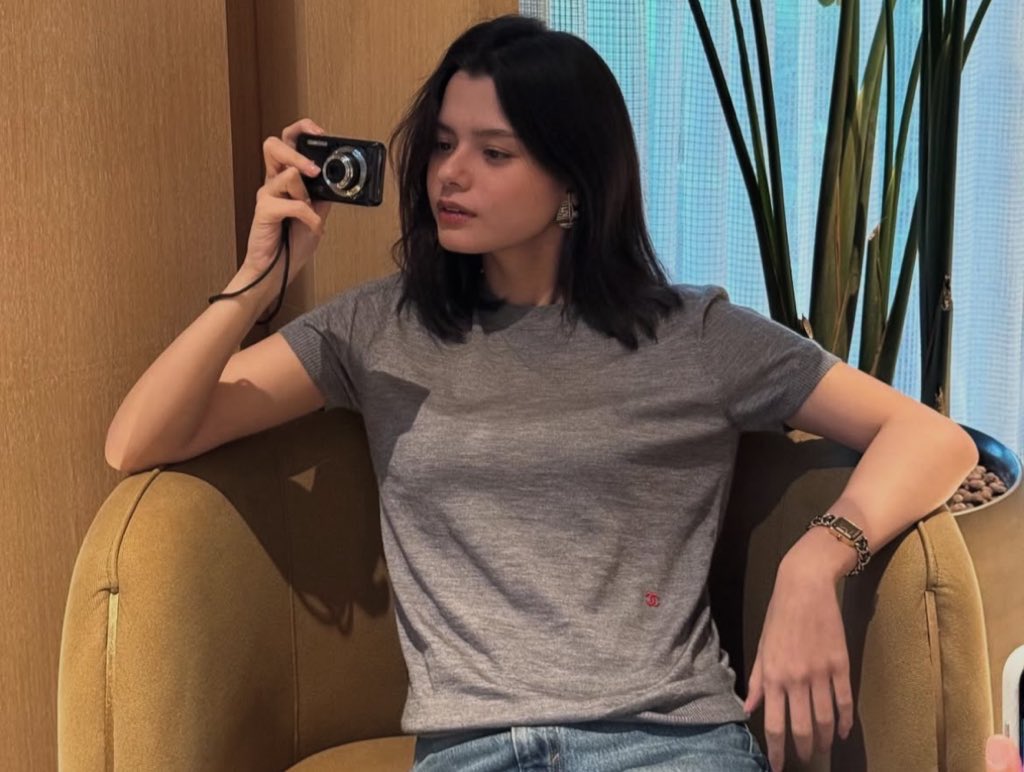 vi a pauta sobre a rebecca ser uma femme-masc e eu queria deixar a pauta viva com essas fotos aqui