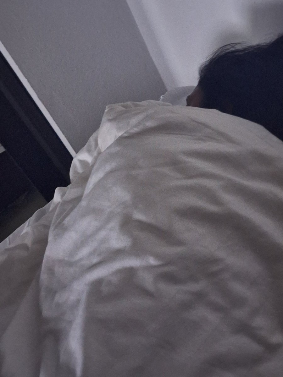 หุ่นหมี ขี้เหงา จ้องแต่จะเอา ❄️ tweet media