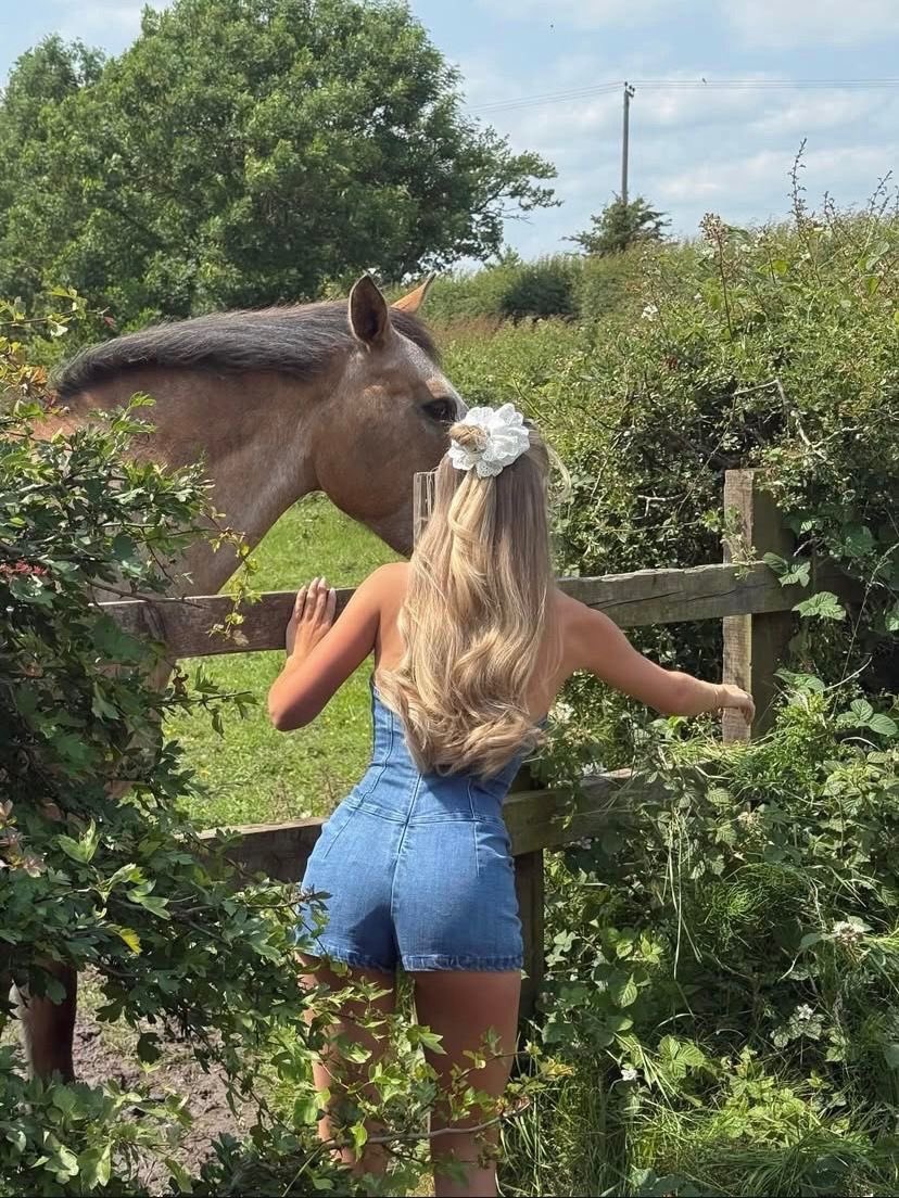 Samantha tweet media