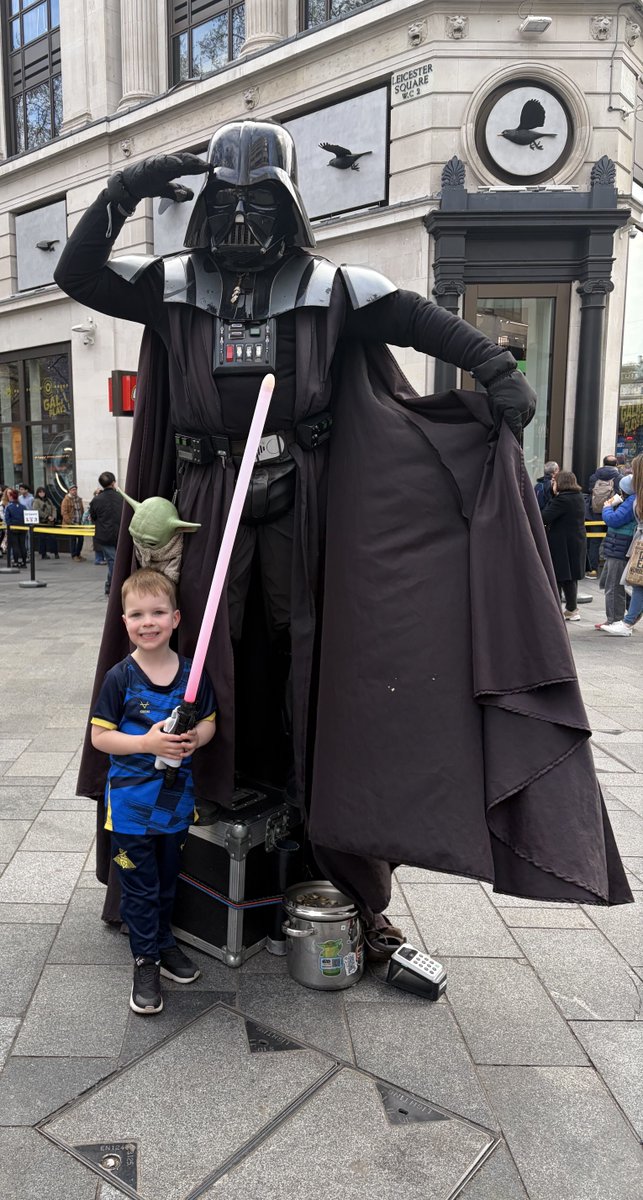 Stacey_210's tweet photo. What a day for Alfie seeing Darth Vader in London then having a trip to Wembley to watch England in his Rovers wear 😊⚽️🔴⚪️ #Drfc #starwars #england https://t.co/qMrKZVBcyw