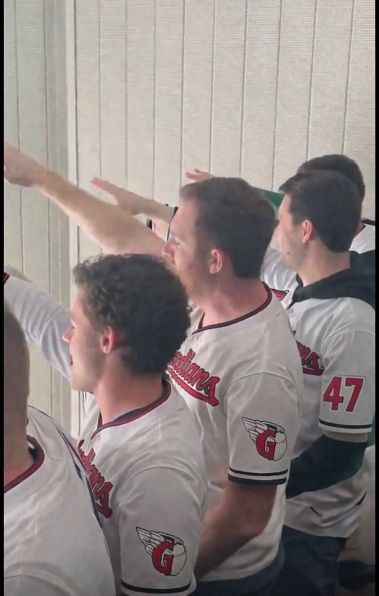 ClarkisKing tweet media