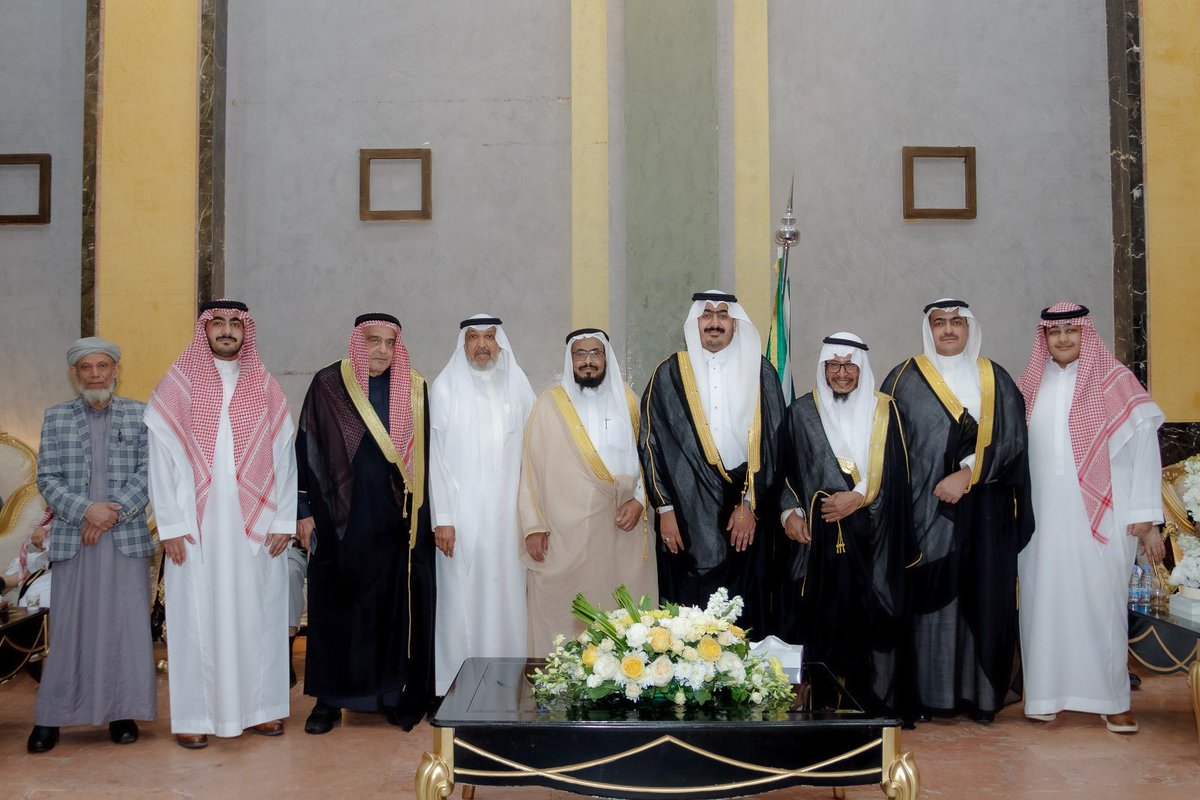 bnisakhralula's tweet photo. في #تبوك وفي ليلة اختلط فيها الفرح بالتراث والوصل بالأهازيج والتبريكات وحمد الله تعالى احتفل المهندس القدير سامي بن عبد الرزاق بن عيد الزبن الصخري بزواج ابنه : عبد الرزاق .
حضر الحفل جمع طيب من الاقارب والأصحاب والأحباب .

#بني_صخر
#الزبن
#الخريشا
#العلا https://t.co/PzcjWkC2IO