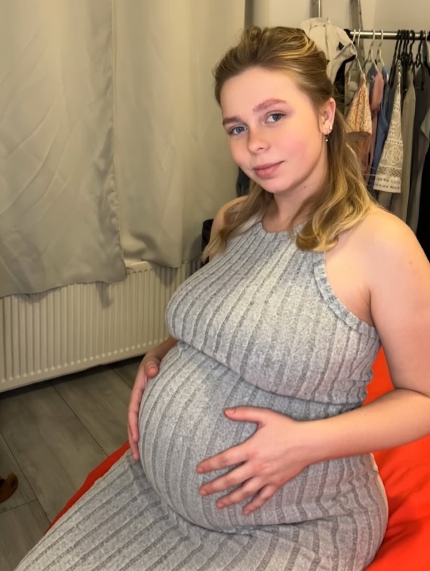 Pregnant Brandi tweet media