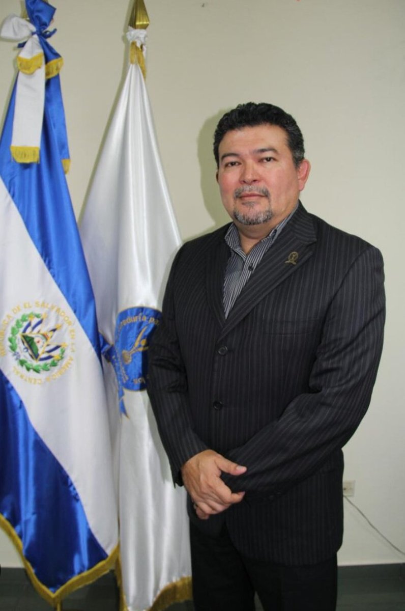 MaxKevinC's tweet photo. @radioyskl @waraujo64 La oficina en El Salvador del Alto Comisionado (que está en edificio Valencia en Santa Elena) está liderada por Carlos Urquilla (subsecretario de incl. social de Funes), y por Gerardo Alegría (gran cherada de David Morales en la PDDH). Por eso ya sabés por dónde va el asunto ese. https://t.co/GqLlQmC5QC