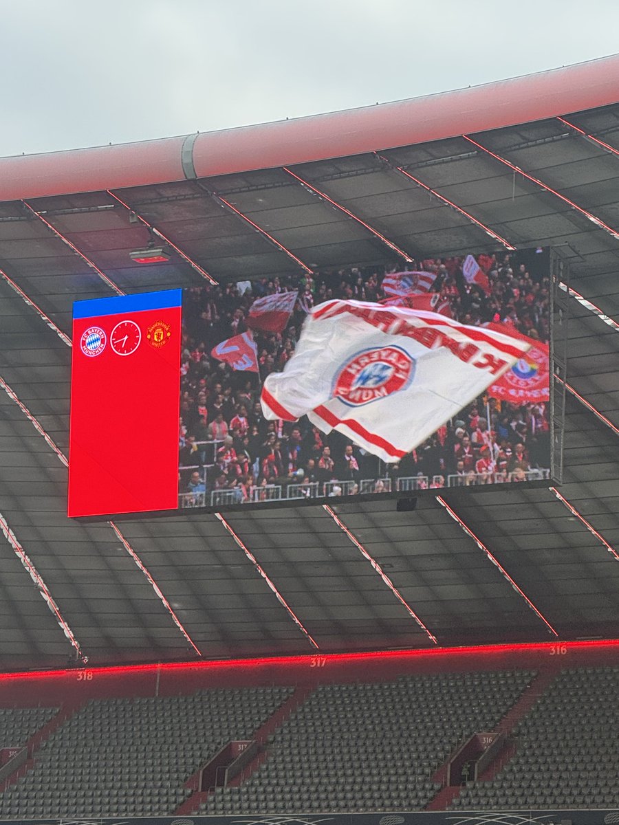 CMalike's tweet photo. @FCBfrauen @FCBayern #Championsleague #Halbfinale #MiaSanMia #GoodJobLadies ⚽️💪🏻🙏🏻👏🏻🤍❤️🏟️💪🏻⚽️⚽️⚽️⚽️⚽️⚽️⚽️🏆 https://t.co/rPjgTJqm2V