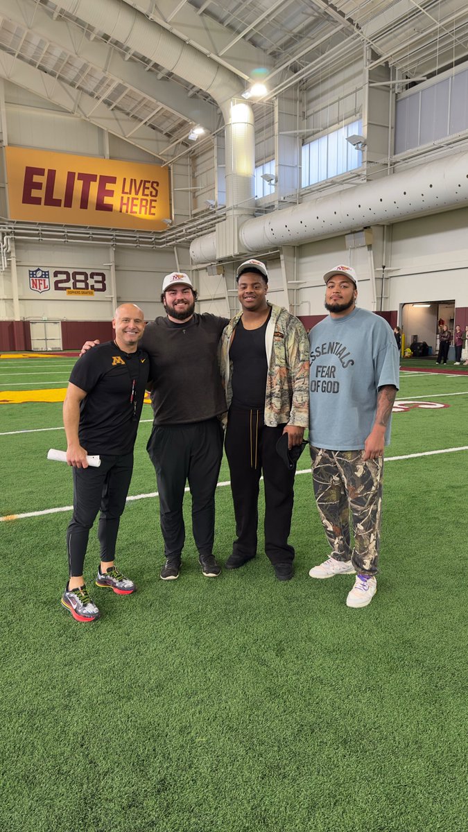 GopherFootball's tweet image. Gotta love seeing the alums out at spring ball! 〽️😁

#RTB #SkiUMah #Gophers