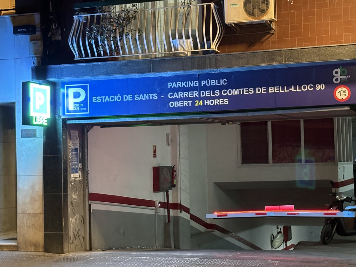 Plataforma Stop Tanatori Sants tweet media