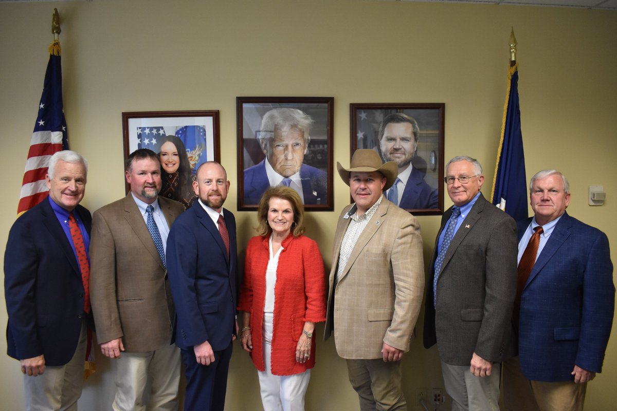 TNAgCommish's tweet photo. Last week, I met with TN’s newly appointed FSA State Committee. We discussed expanding access to @USDA  programs for our farmers, upcoming federal changes, and what current ag trends could mean for producers this year.

Strong partnerships keep Tennessee agriculture resilient. https://t.co/K6KM5MJOW9