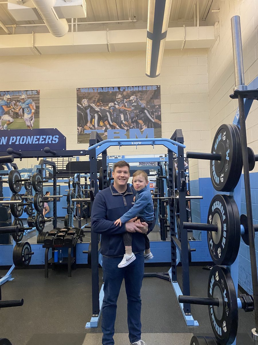 AaronDobbins87's tweet image. Back in the weight room where I spent countless hours in high school! It was great being back for the first time since Watauga won the 6A State Championship. @PerfectEffort14