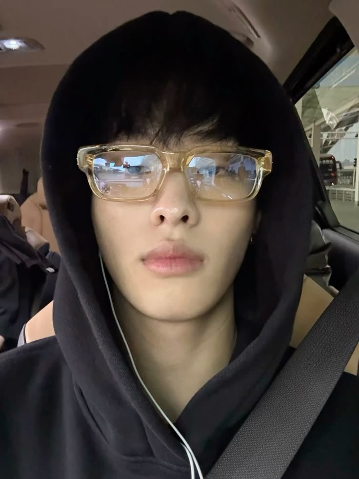 𝙷𝚘𝚞𝚛𝚕𝚢 𝙲𝚘𝚗𝚏𝚎𝚜𝚜𝚒𝚘𝚗𝚜 🕰 tweet media